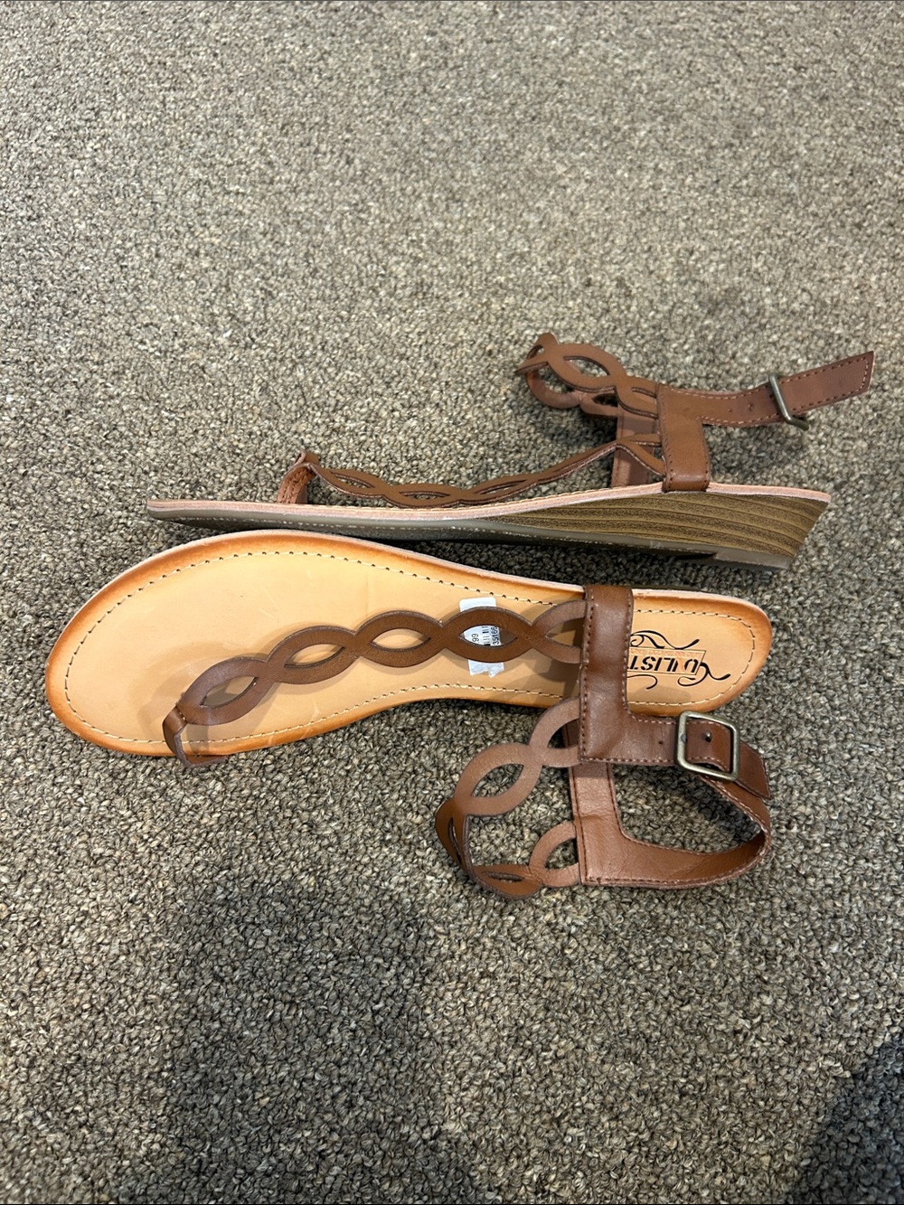 Unlisted by Kenneth Cole Brown Leather T-Strap Sandals - Picture 2 of 4
